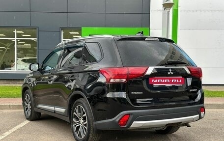 Mitsubishi Outlander III рестайлинг 3, 2017 год, 2 150 000 рублей, 7 фотография