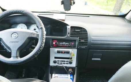 Opel Zafira A рестайлинг, 2003 год, 680 000 рублей, 4 фотография