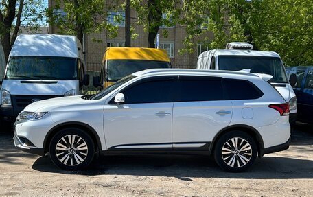 Mitsubishi Outlander III рестайлинг 3, 2018 год, 2 790 000 рублей, 5 фотография