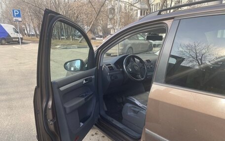 Volkswagen Touran III, 2012 год, 890 000 рублей, 2 фотография