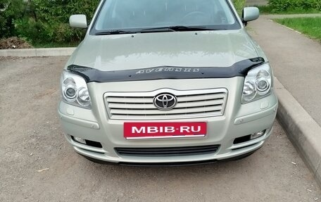Toyota Avensis III рестайлинг, 2005 год, 1 100 000 рублей, 2 фотография