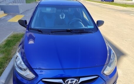 Hyundai Solaris II рестайлинг, 2012 год, 600 000 рублей, 3 фотография