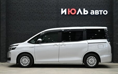 Toyota Voxy III, 2014 год, 1 999 000 рублей, 7 фотография