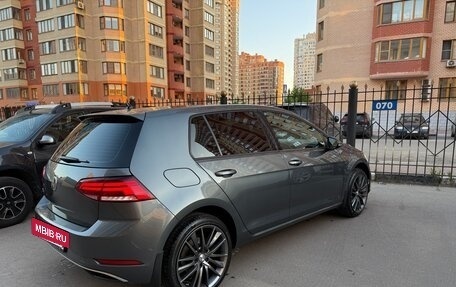 Volkswagen Golf VII, 2018 год, 1 820 000 рублей, 3 фотография