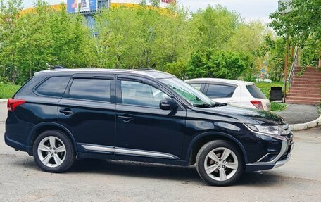 Mitsubishi Outlander III рестайлинг 3, 2017 год, 2 400 000 рублей, 5 фотография
