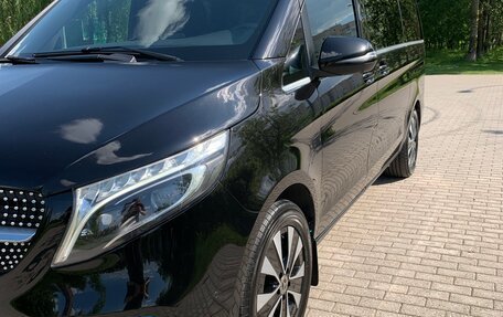 Mercedes-Benz V-Класс, 2020 год, 6 100 000 рублей, 3 фотография