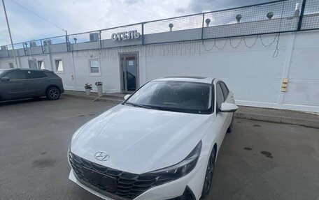 Hyundai Elantra, 2022 год, 1 590 000 рублей, 2 фотография