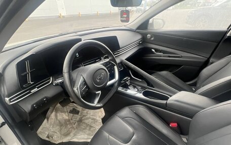 Hyundai Elantra, 2022 год, 1 590 000 рублей, 5 фотография