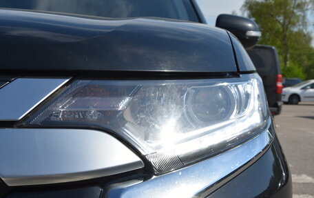 Mitsubishi Outlander III рестайлинг 3, 2021 год, 2 700 000 рублей, 11 фотография