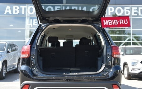 Mitsubishi Outlander III рестайлинг 3, 2021 год, 2 700 000 рублей, 5 фотография
