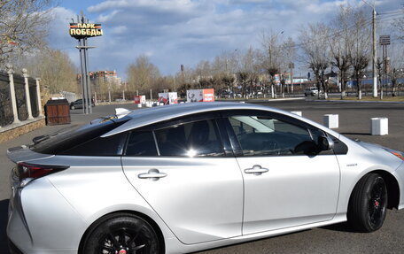 Toyota Prius IV XW50, 2016 год, 1 650 000 рублей, 9 фотография