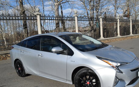 Toyota Prius IV XW50, 2016 год, 1 650 000 рублей, 4 фотография