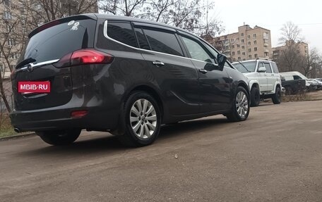 Opel Zafira C рестайлинг, 2013 год, 875 000 рублей, 2 фотография