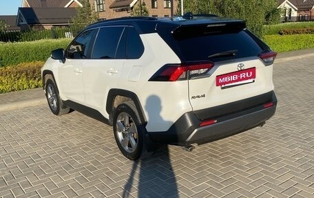 Toyota RAV4, 2020 год, 3 000 000 рублей, 4 фотография