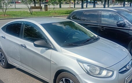 Hyundai Solaris II рестайлинг, 2012 год, 570 000 рублей, 3 фотография