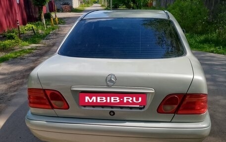 Mercedes-Benz E-Класс, 1996 год, 319 000 рублей, 4 фотография