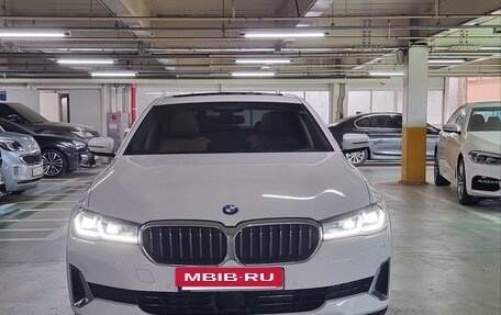 BMW 5 серия, 2022 год, 3 690 000 рублей, 2 фотография