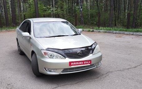 Toyota Camry V40, 2002 год, 650 000 рублей, 3 фотография