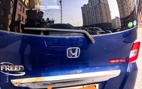 Honda Freed I, 2014 год, 1 000 000 рублей, 3 фотография