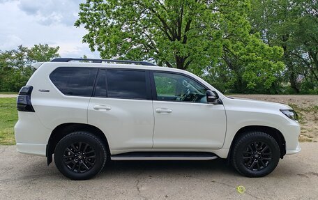Toyota Land Cruiser Prado 150 рестайлинг 2, 2021 год, 8 750 000 рублей, 2 фотография