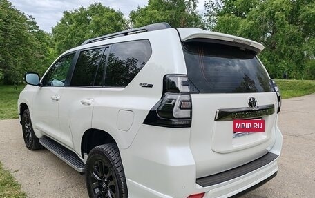 Toyota Land Cruiser Prado 150 рестайлинг 2, 2021 год, 8 750 000 рублей, 6 фотография