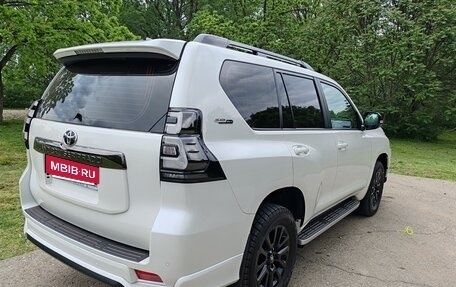 Toyota Land Cruiser Prado 150 рестайлинг 2, 2021 год, 8 750 000 рублей, 5 фотография