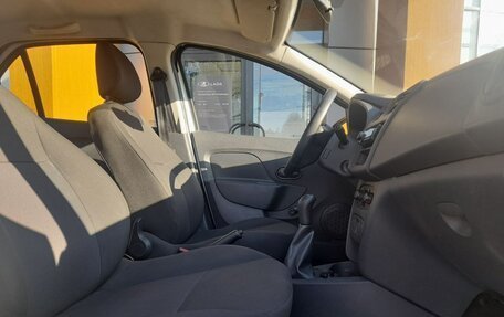 Renault Logan II, 2019 год, 850 000 рублей, 8 фотография