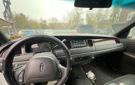 Lincoln Town Car III рестайлинг, 2000 год, 230 000 рублей, 6 фотография