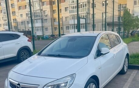 Opel Astra J, 2011 год, 820 000 рублей, 2 фотография