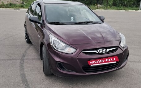 Hyundai Solaris II рестайлинг, 2013 год, 810 000 рублей, 2 фотография