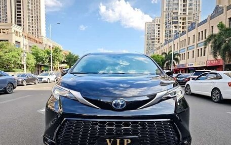Toyota Sienna, 2022 год, 4 247 000 рублей, 2 фотография