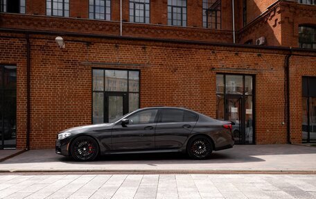 BMW 5 серия, 2019 год, 4 480 000 рублей, 3 фотография