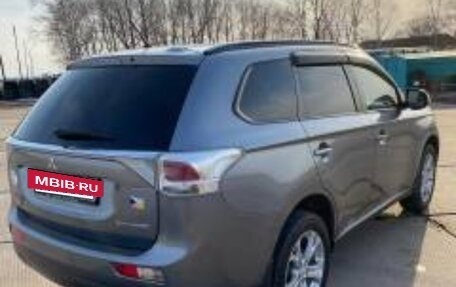 Mitsubishi Outlander III рестайлинг 3, 2012 год, 1 650 000 рублей, 4 фотография