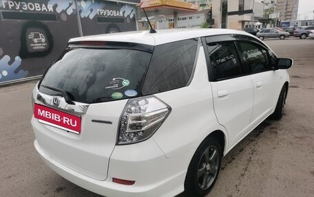 Honda Fit Shuttle I рестайлинг, 2013 год, 1 000 000 рублей, 3 фотография