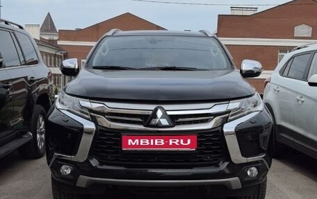 Mitsubishi Pajero Sport III рестайлинг, 2019 год, 3 300 000 рублей, 1 фотография
