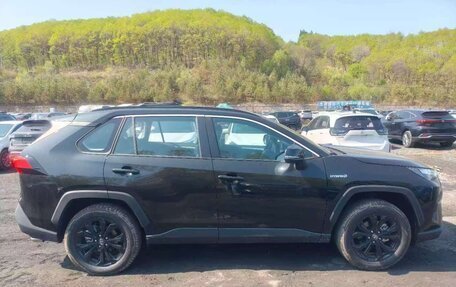 Toyota RAV4, 2025 год, 2 421 476 рублей, 4 фотография