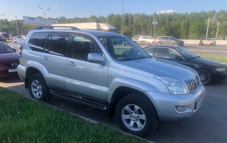 Toyota Land Cruiser Prado 120 рестайлинг, 2004 год, 2 500 000 рублей, 2 фотография