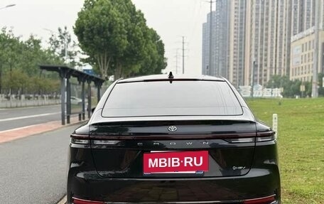 Toyota Crown, 2024 год, 5 900 000 рублей, 4 фотография