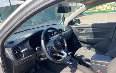KIA Rio IV, 2018 год, 1 350 000 рублей, 2 фотография