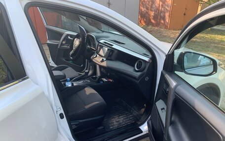 Toyota RAV4, 2018 год, 3 000 000 рублей, 4 фотография