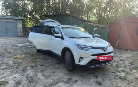 Toyota RAV4, 2018 год, 3 000 000 рублей, 3 фотография