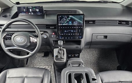 Hyundai Staria, 2022 год, 2 627 000 рублей, 6 фотография