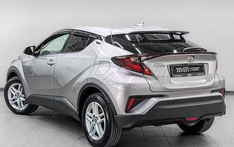 Toyota C-HR I рестайлинг, 2020 год, 2 930 000 рублей, 7 фотография