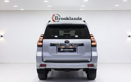 Toyota Land Cruiser Prado 150 рестайлинг 2, 2019 год, 4 990 000 рублей, 5 фотография