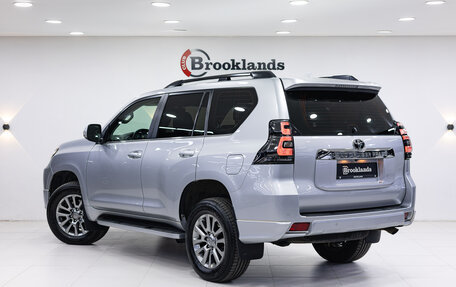 Toyota Land Cruiser Prado 150 рестайлинг 2, 2019 год, 4 990 000 рублей, 6 фотография
