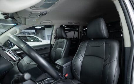 Toyota Land Cruiser Prado 150 рестайлинг 2, 2019 год, 4 990 000 рублей, 10 фотография