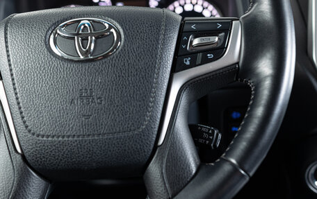 Toyota Land Cruiser Prado 150 рестайлинг 2, 2019 год, 4 990 000 рублей, 15 фотография
