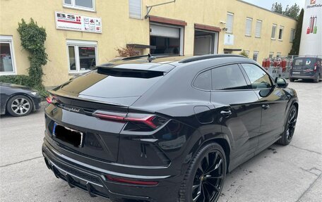 Lamborghini Urus I, 2022 год, 24 000 000 рублей, 3 фотография