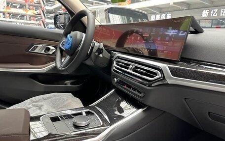 BMW 3 серия, 2024 год, 4 100 000 рублей, 12 фотография