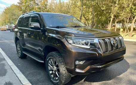 Toyota Land Cruiser Prado 150 рестайлинг 2, 2018 год, 6 000 000 рублей, 3 фотография